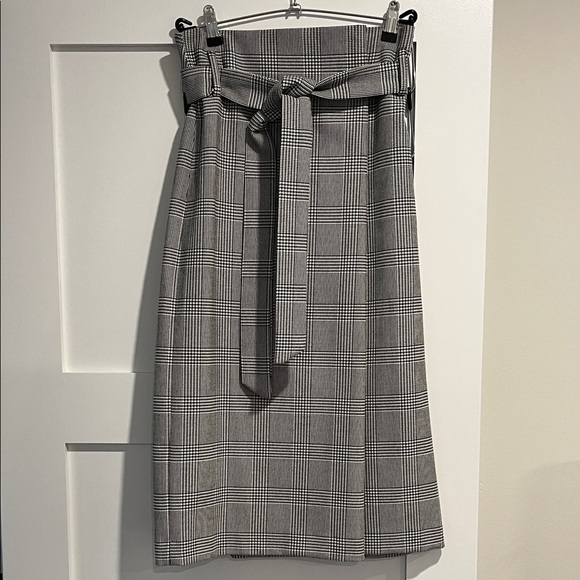 Zara Dresses & Skirts - Zara Gray Checkered Midi Skirt